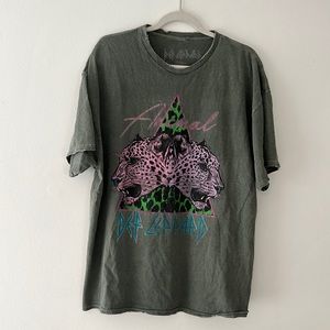 Def Leppard Graphic tee